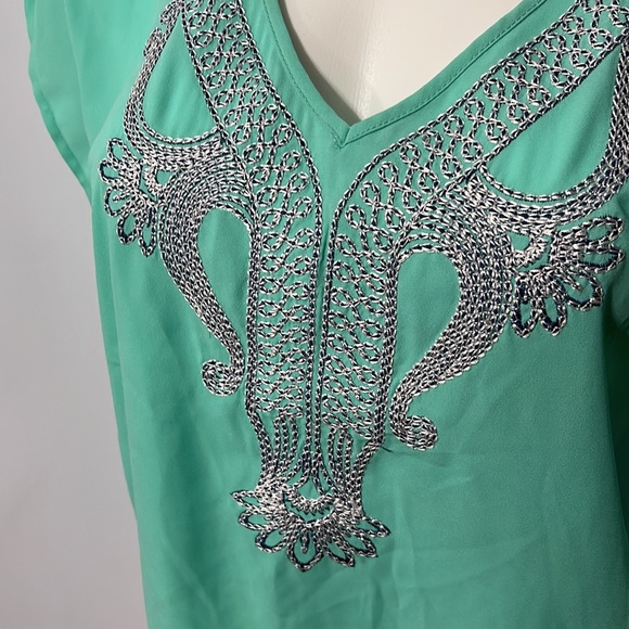 Green v-neck blouse with embroidery, size medium - Picture 3 of 6
